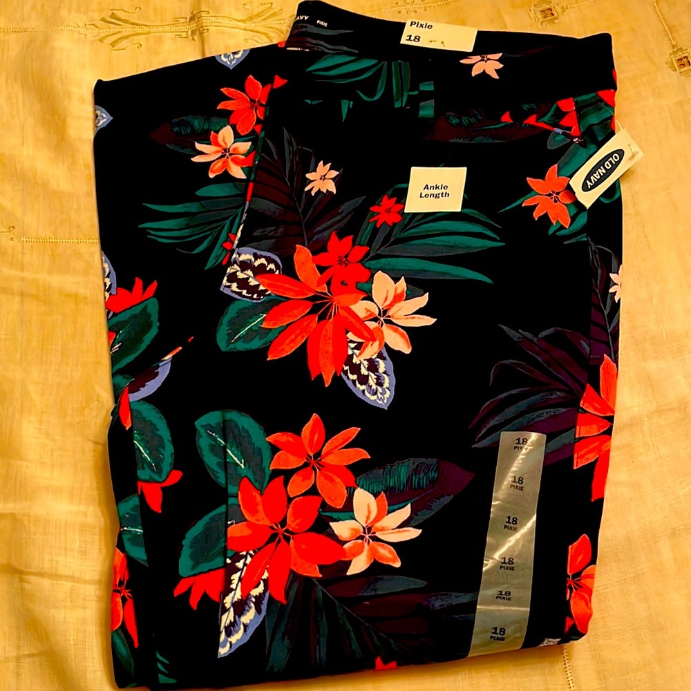 Old Navy ankle length pixie print pants-NWT
